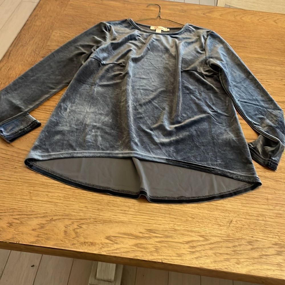 AXYEH BLUE TONES VELOUR BLOUSE.  NEW WITH TAGS - Picture 5 of 13